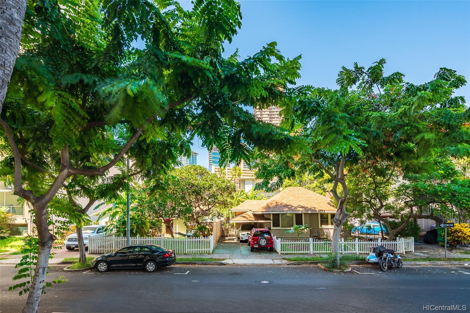 444 Keoniana Street Honolulu, HI 96815