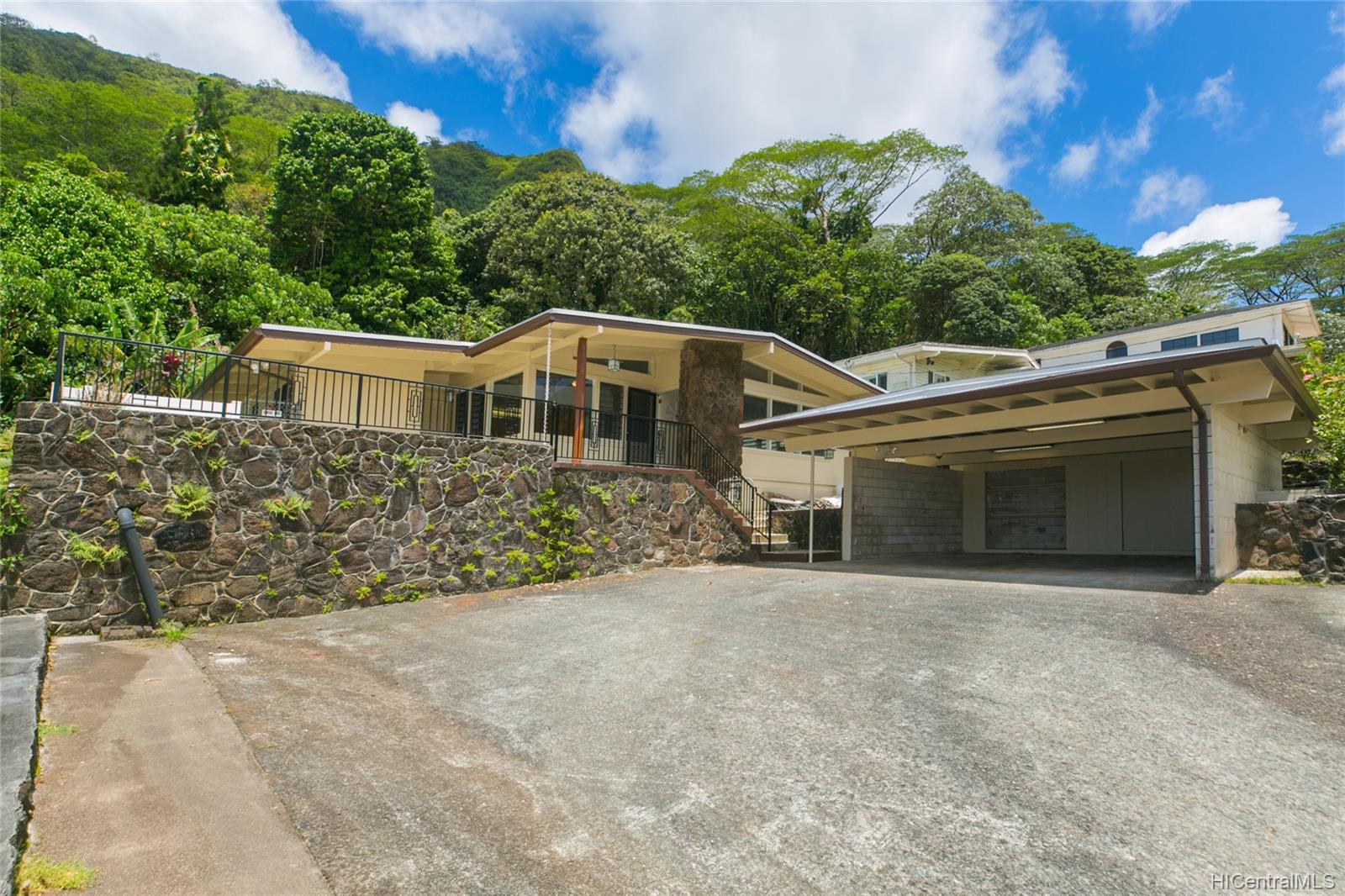 3770 Kumulani Place Honolulu, HI 96822