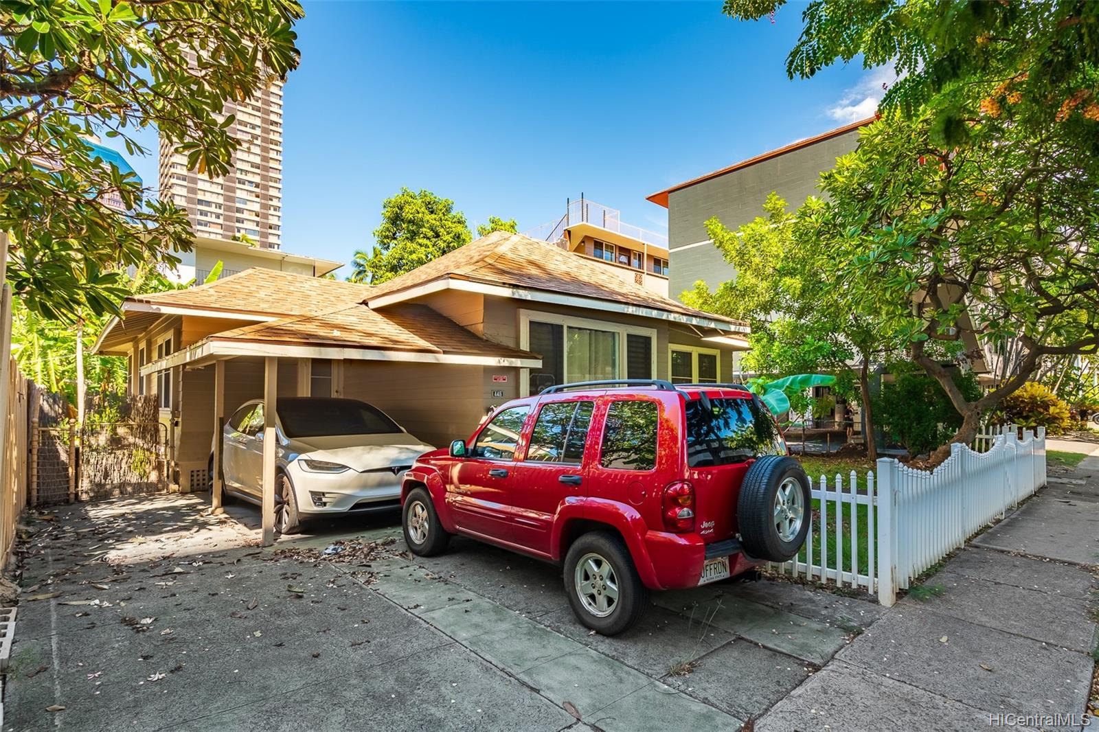 448 Keoniana Street Honolulu, HI 96815