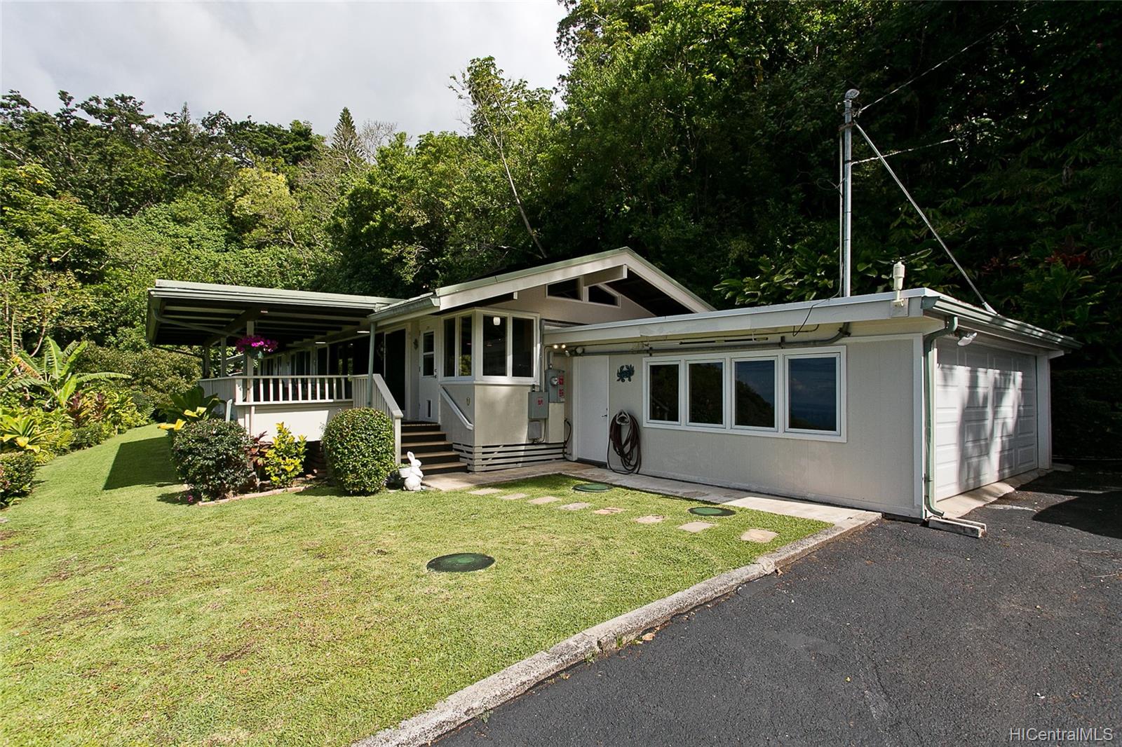 3803 Tantalus Drive Honolulu, HI 96822