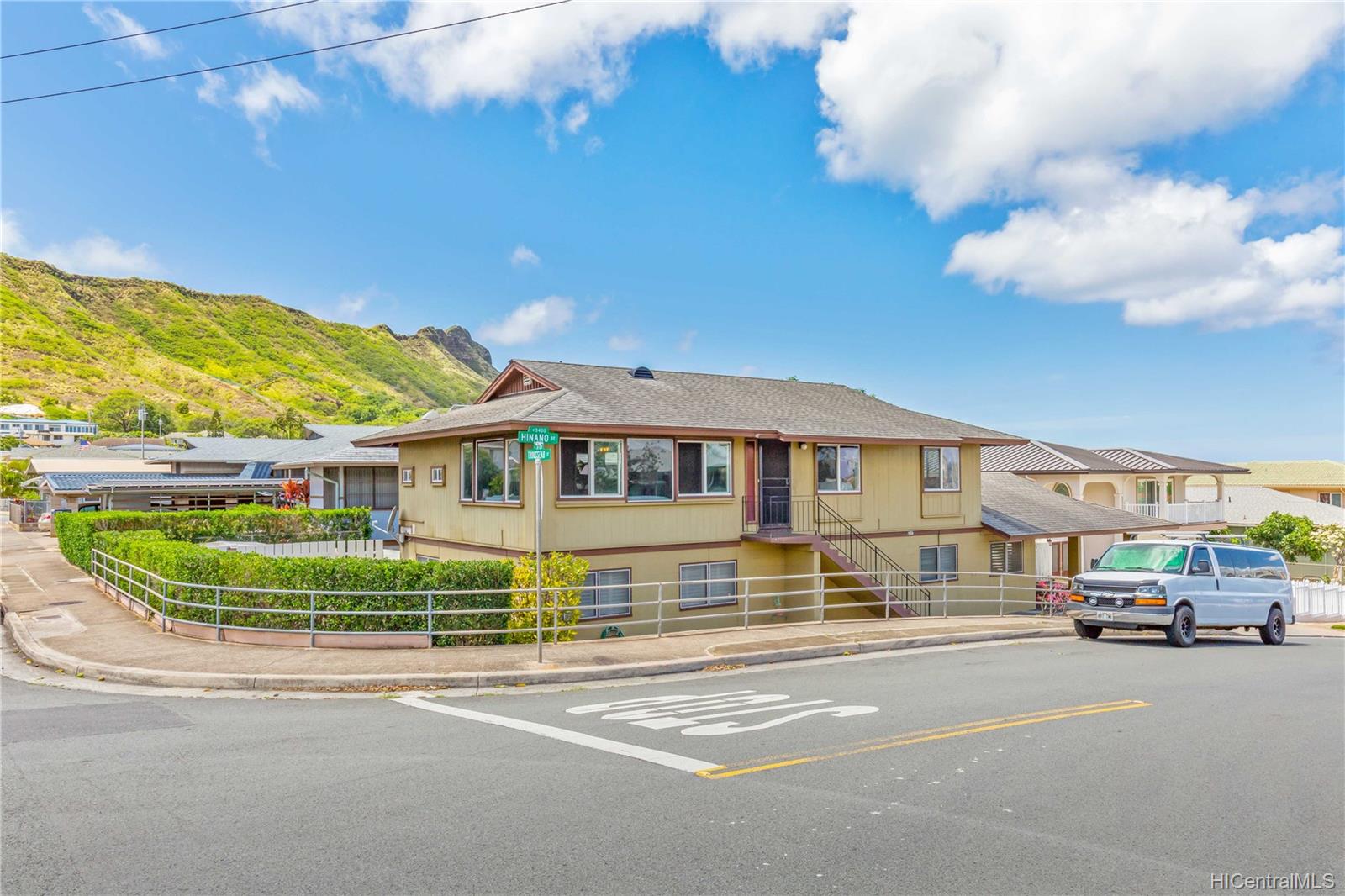 3347 Hinano Street Honolulu, HI 96815