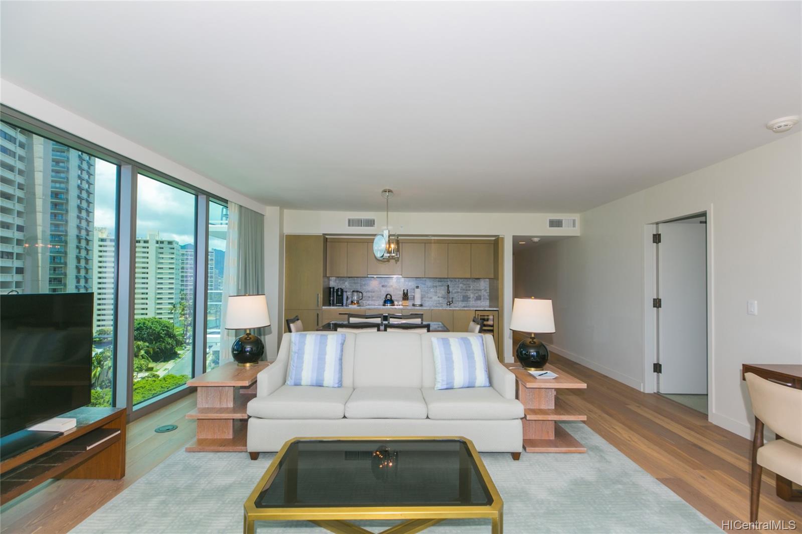 383 Kalaimoku Street #1002, Honolulu, HI 96815