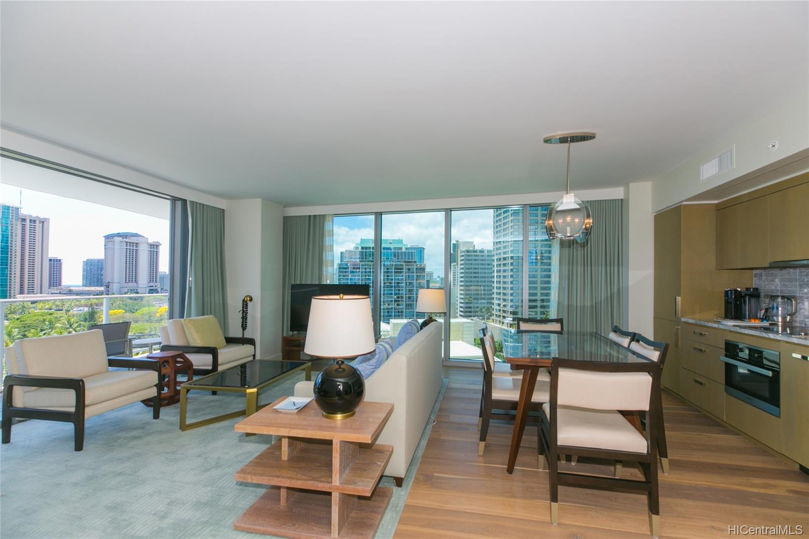 383 Kalaimoku Street #1002, Honolulu, HI 96815