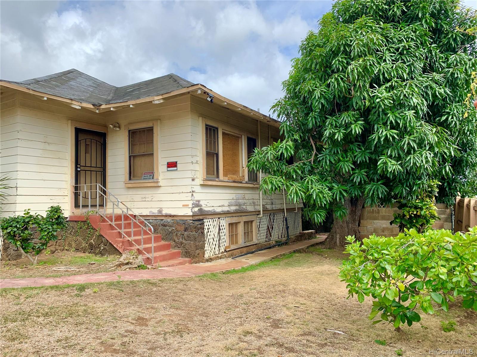 2117 Metcalf Street Honolulu, HI 96822