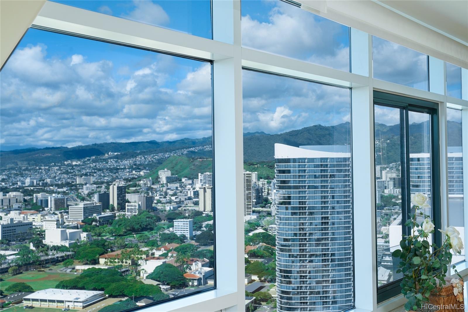 88 Piikoi Street #4507, Honolulu, HI 96814