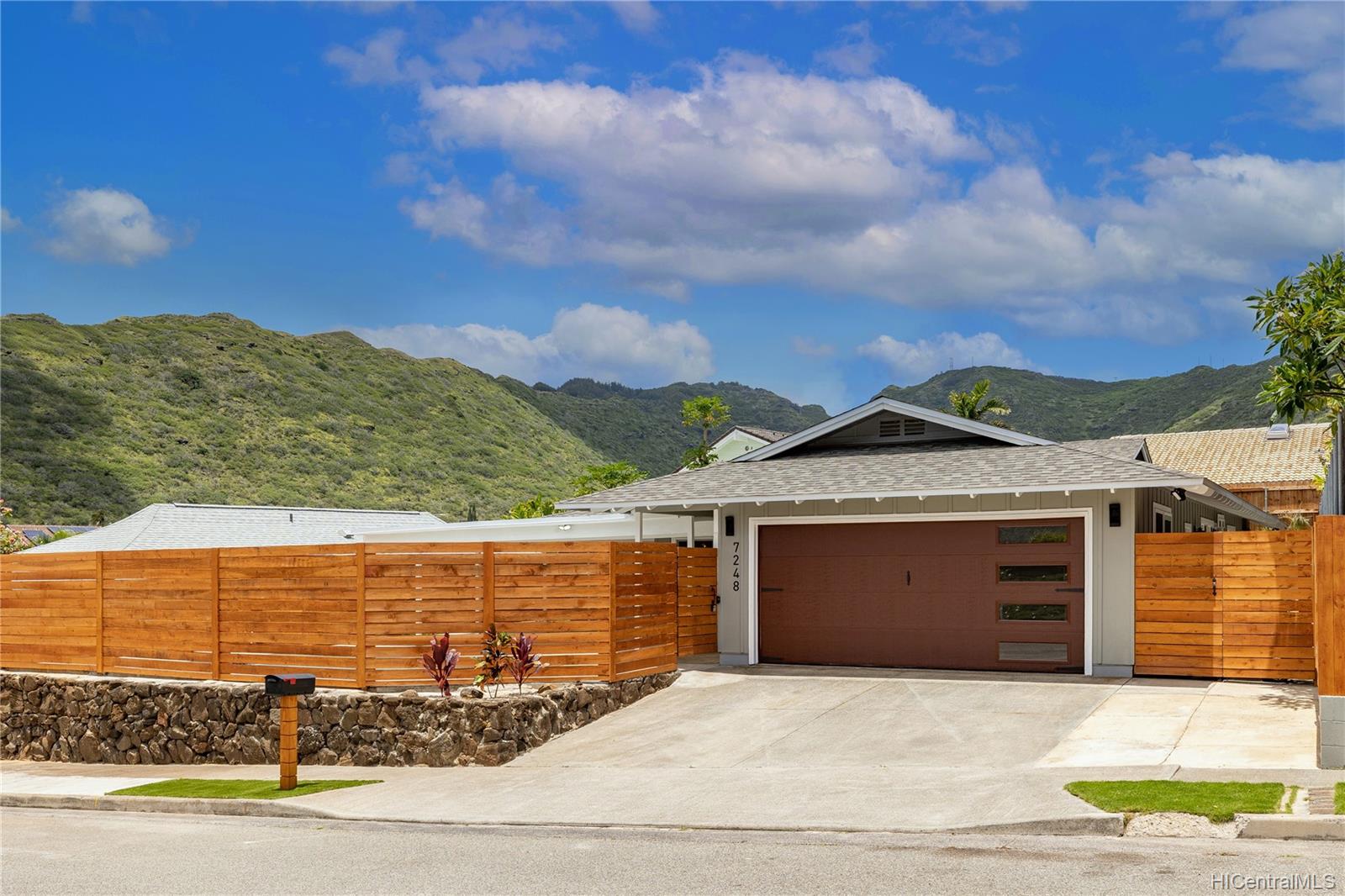 7248 Kuahono Street Honolulu, HI 96825