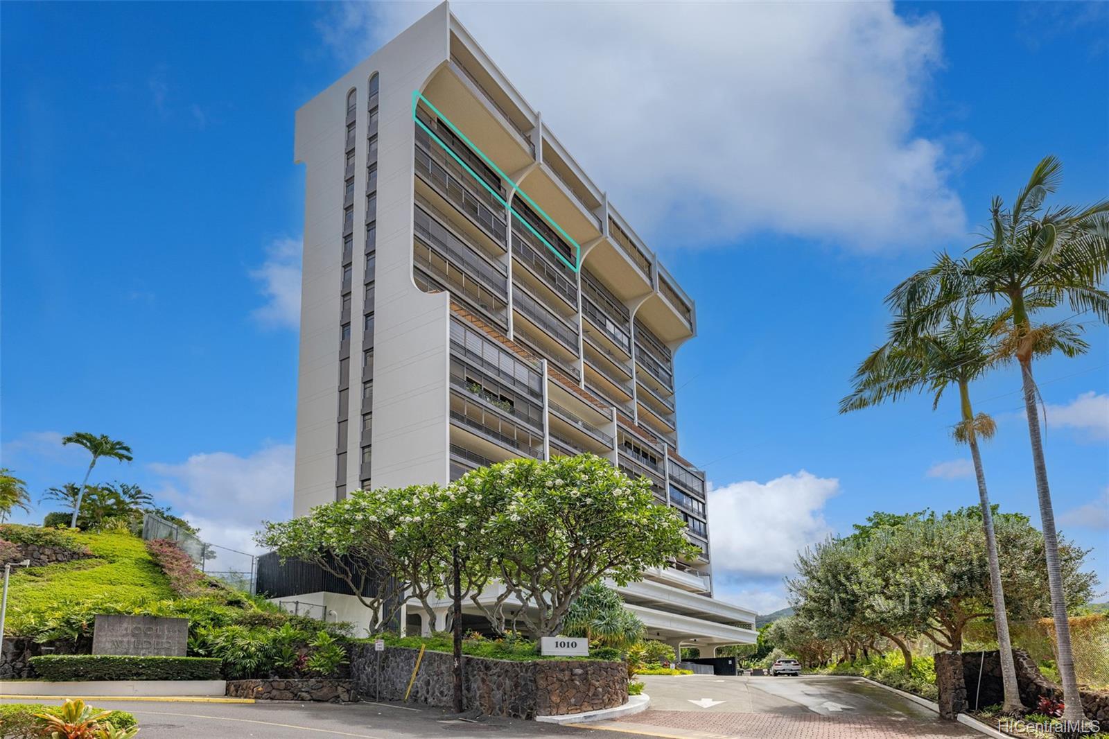 1010 Wilder Avenue #1701, Honolulu, HI 96822