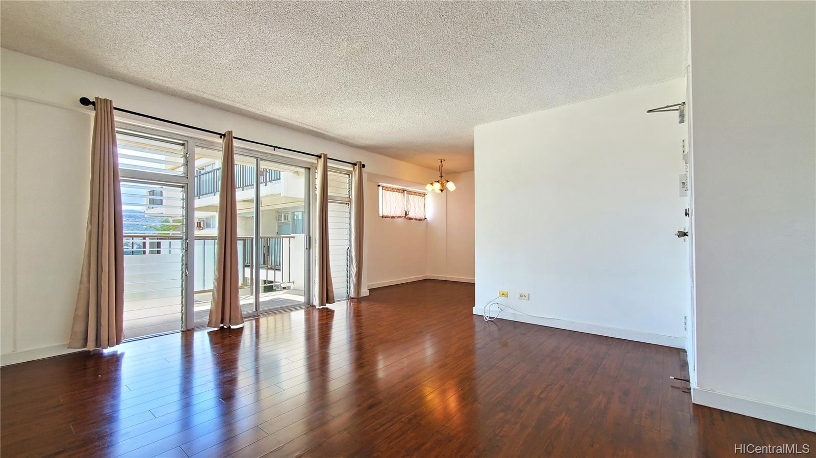 2465 Kuhio Avenue #1602, Honolulu, HI 96815