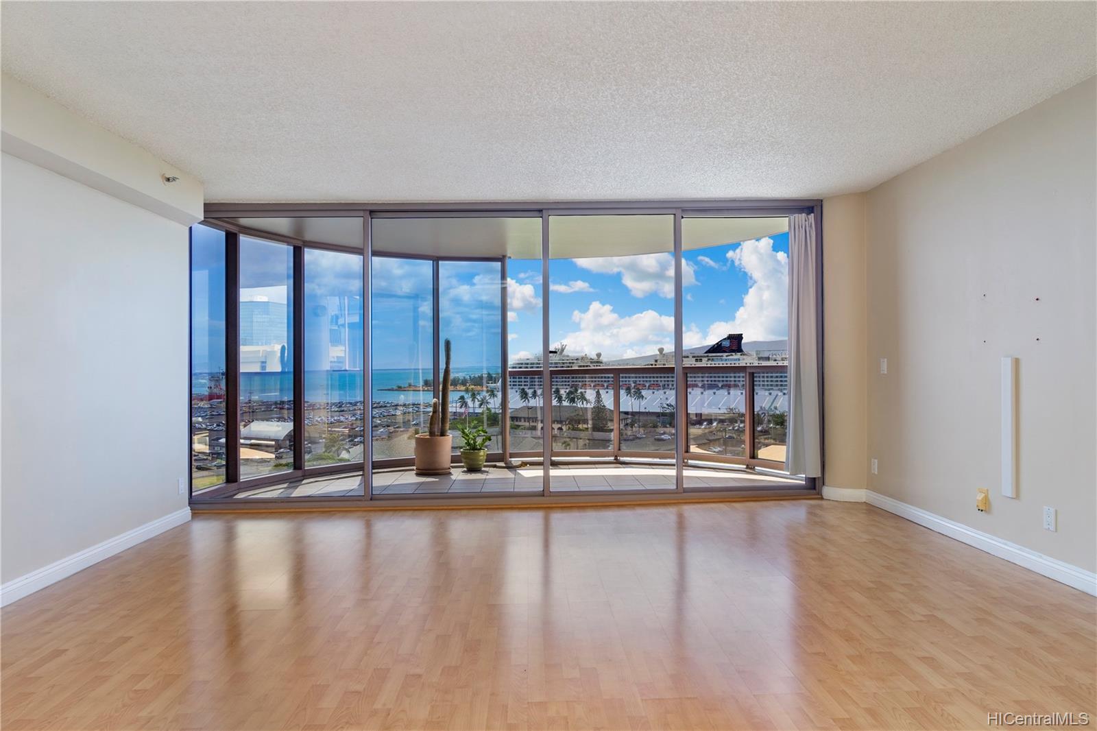 415 South Street #1102, Honolulu, HI 96813