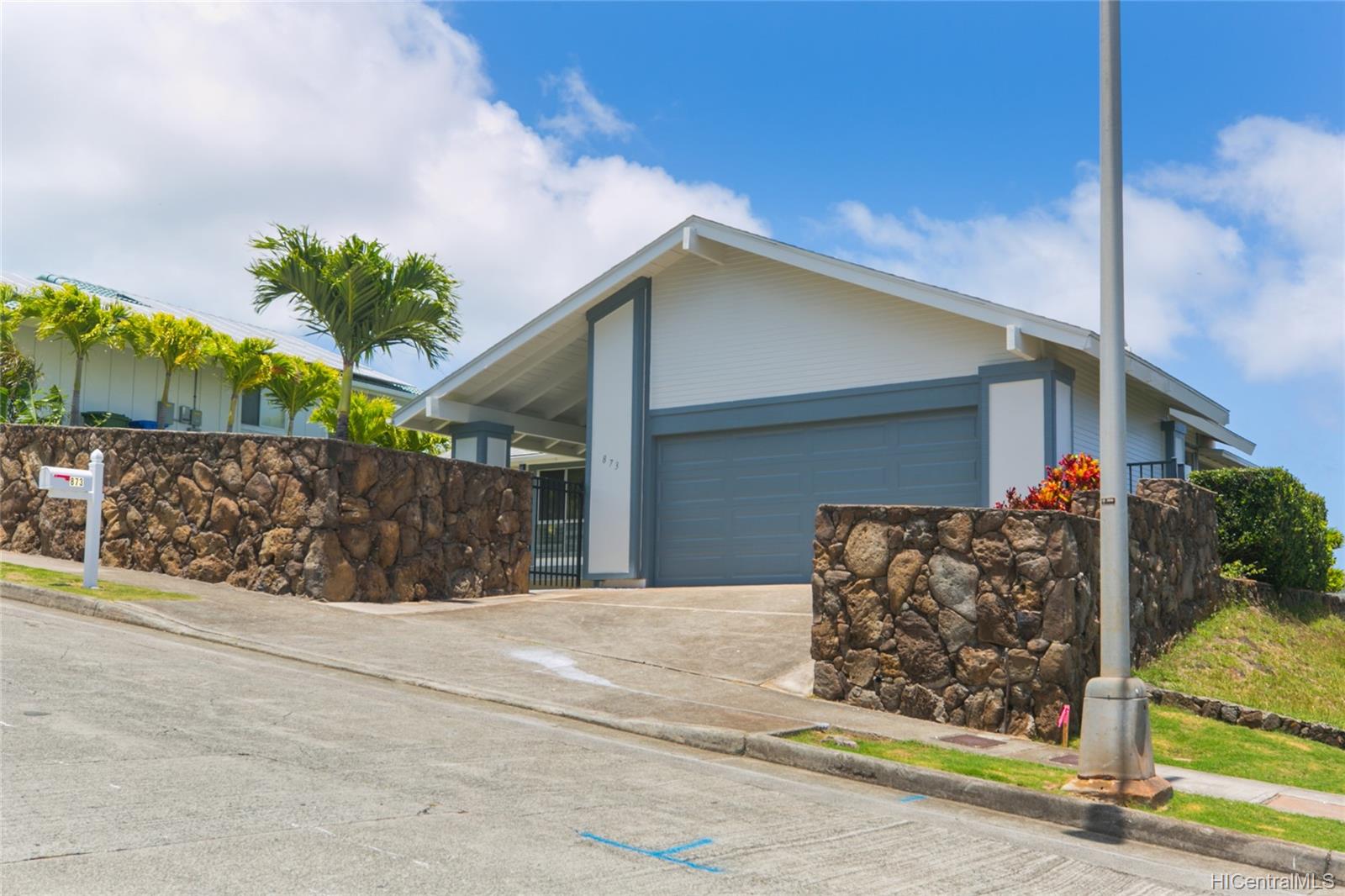 873 Kaluanui Road Honolulu, HI 96825