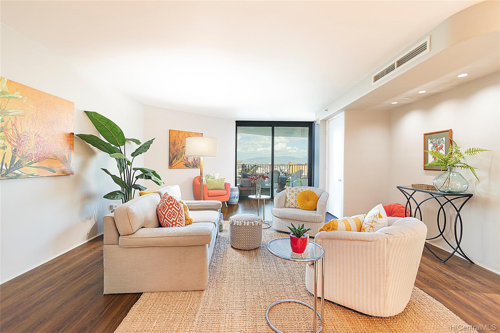 66 Queen Street #1602, Honolulu, HI 96813