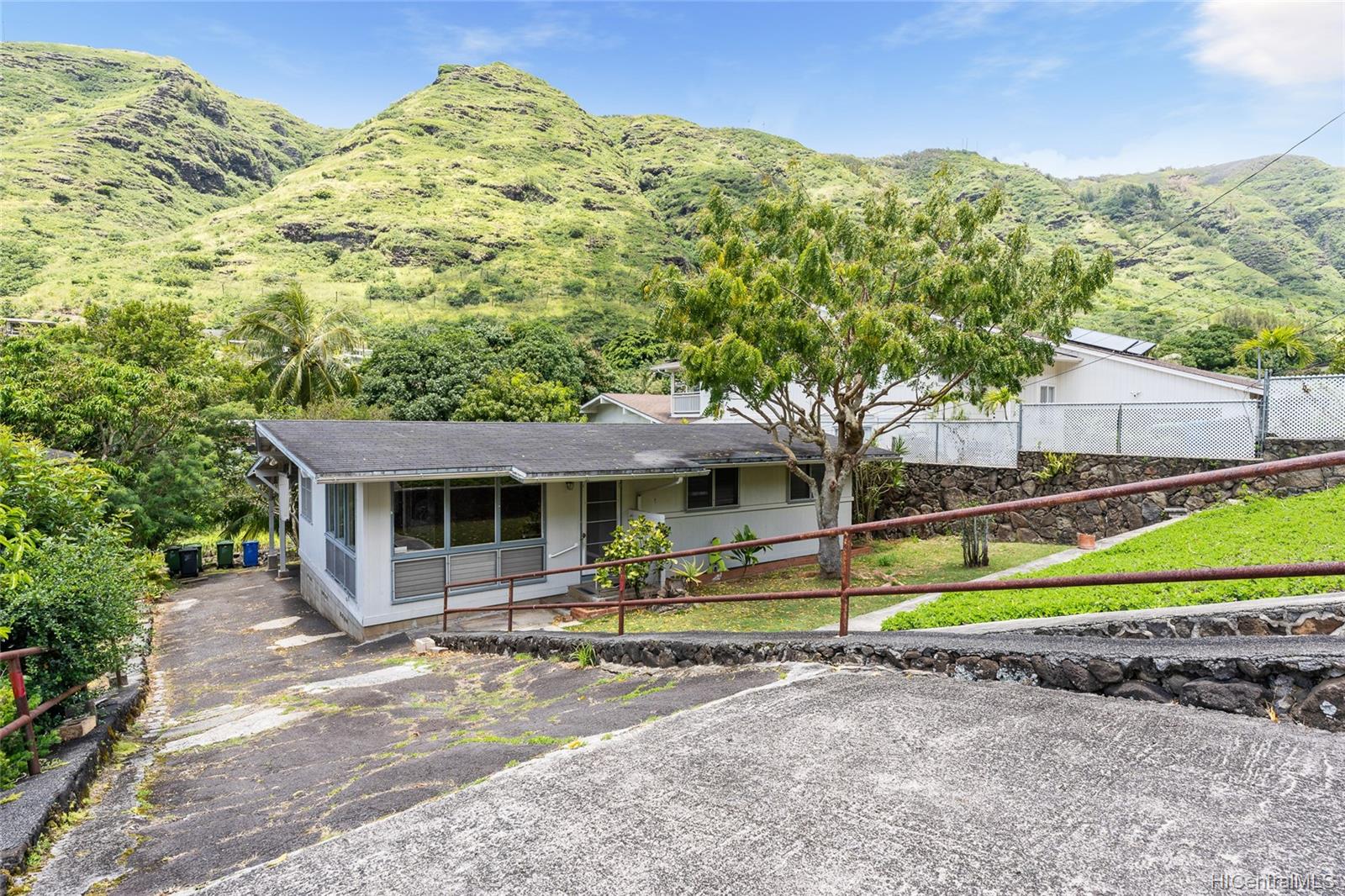 1112 Hind Iuka Drive Honolulu, HI 96821