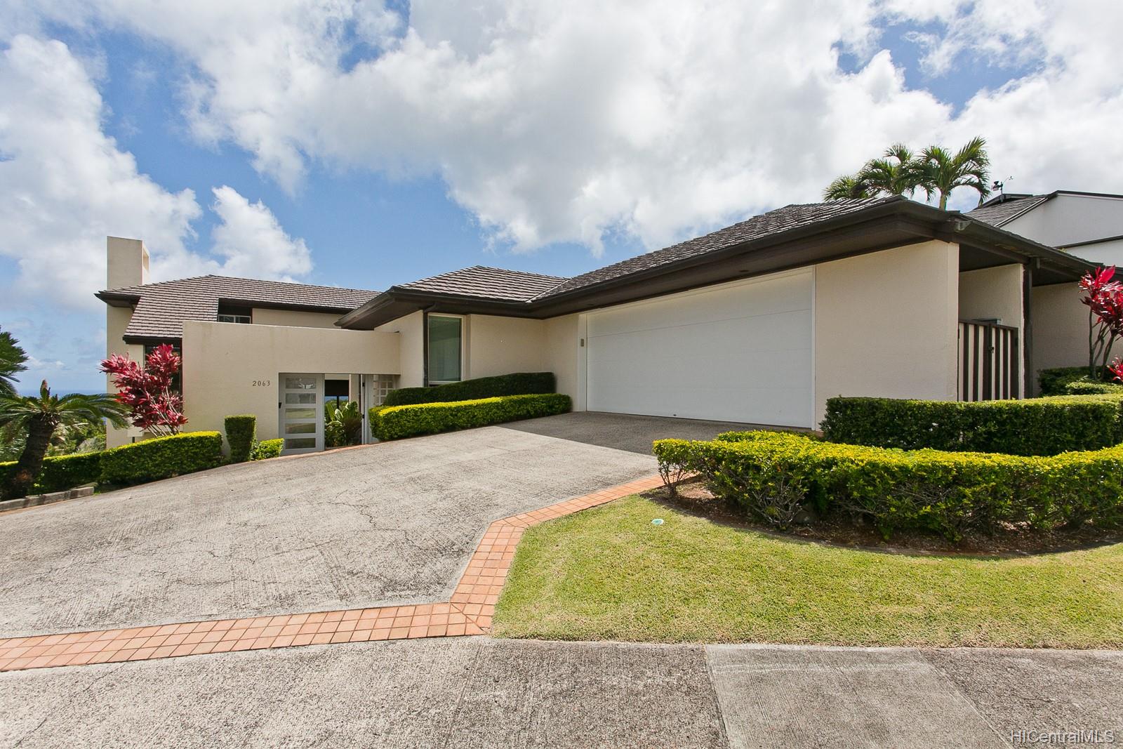 2063 Omea Place Honolulu, HI 96821