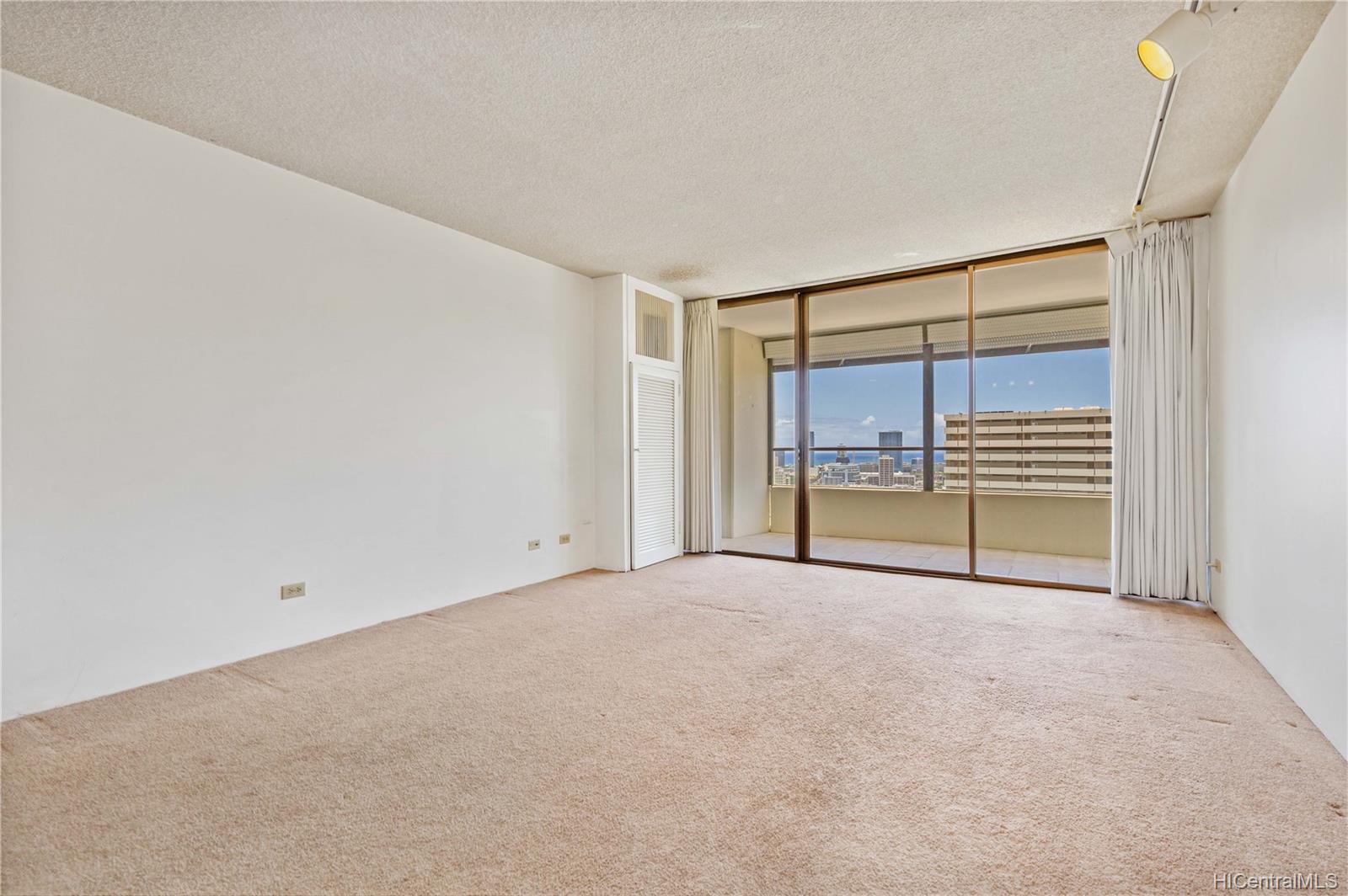 1717 Mott Smith Drive #2014, Honolulu, HI 96822