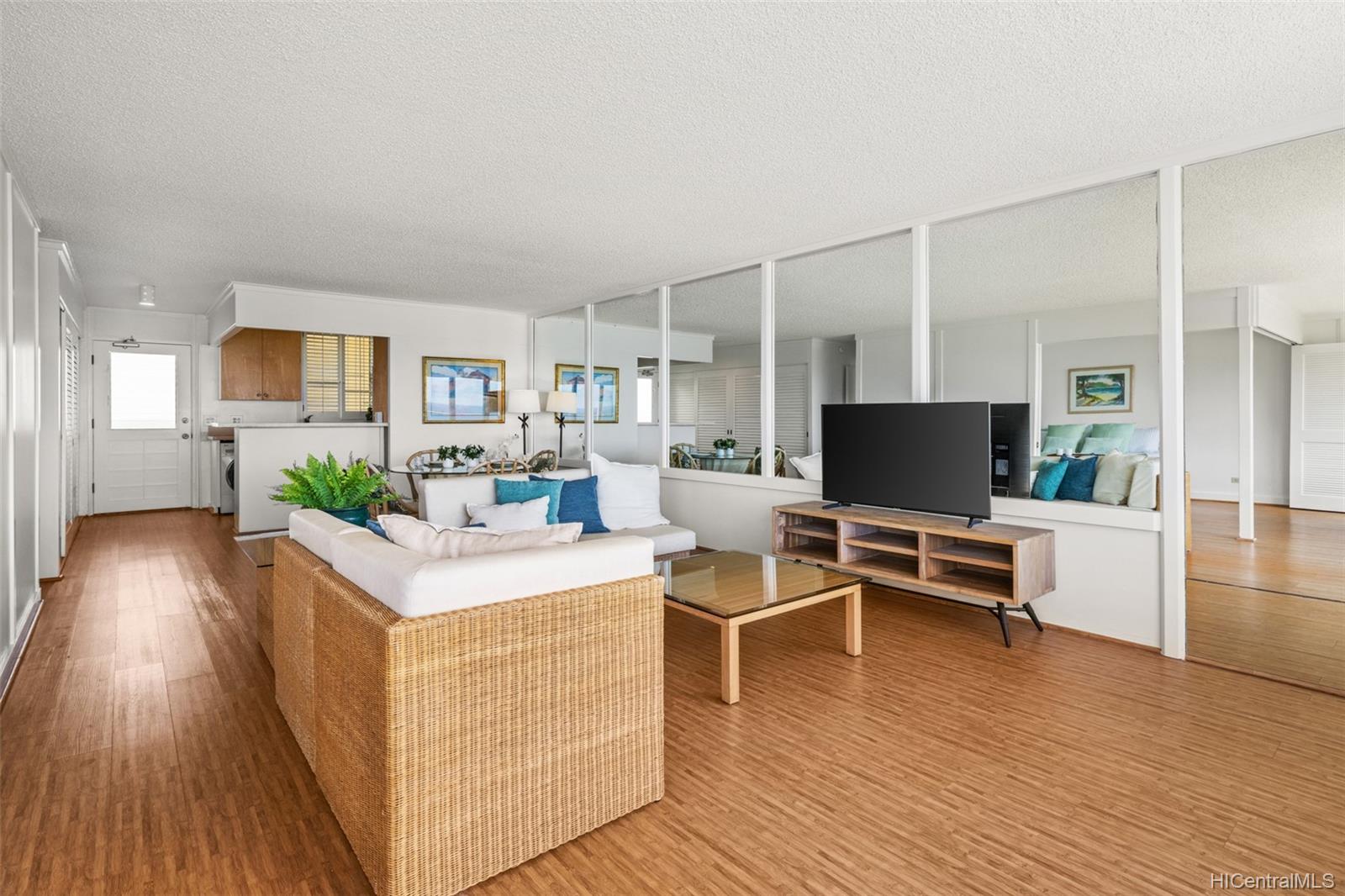 2895 Kalakaua Avenue #1809, Honolulu, HI 96815