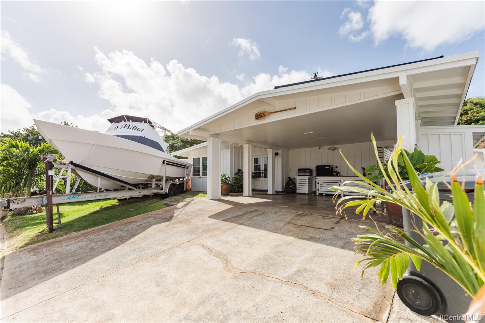 353 Kaumakani Street Honolulu, HI 96825