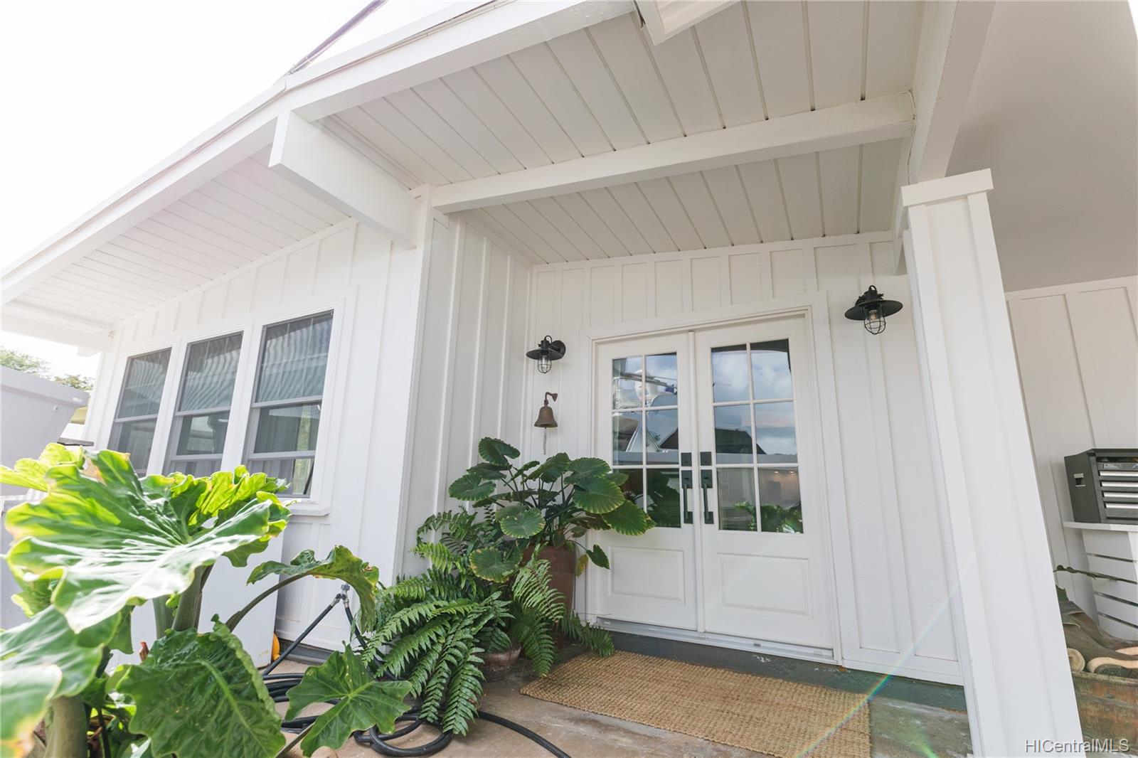 353 Kaumakani Street Honolulu, HI 96825