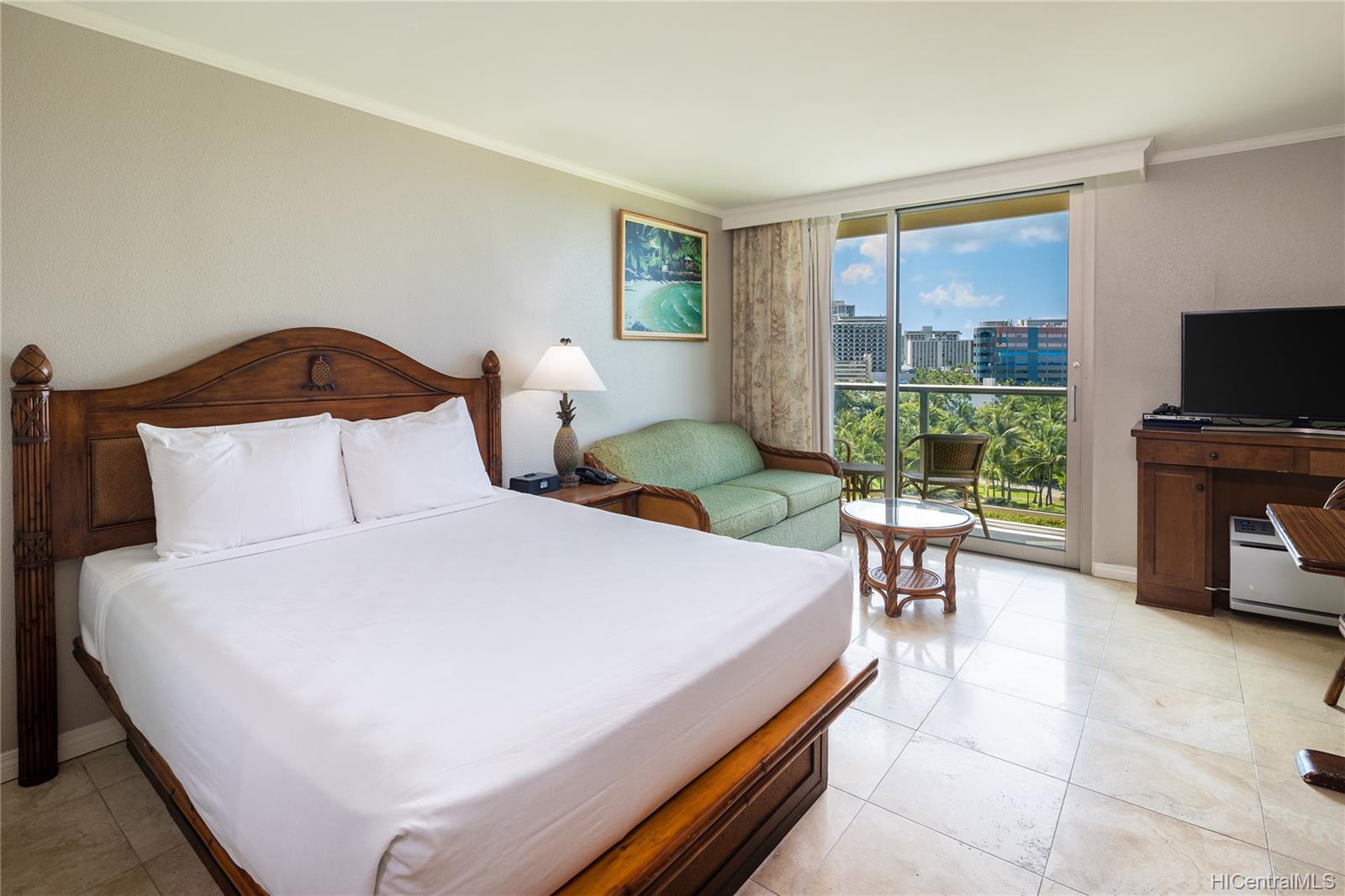 2045 Kalakaua Avenue #709, Honolulu, HI 96815