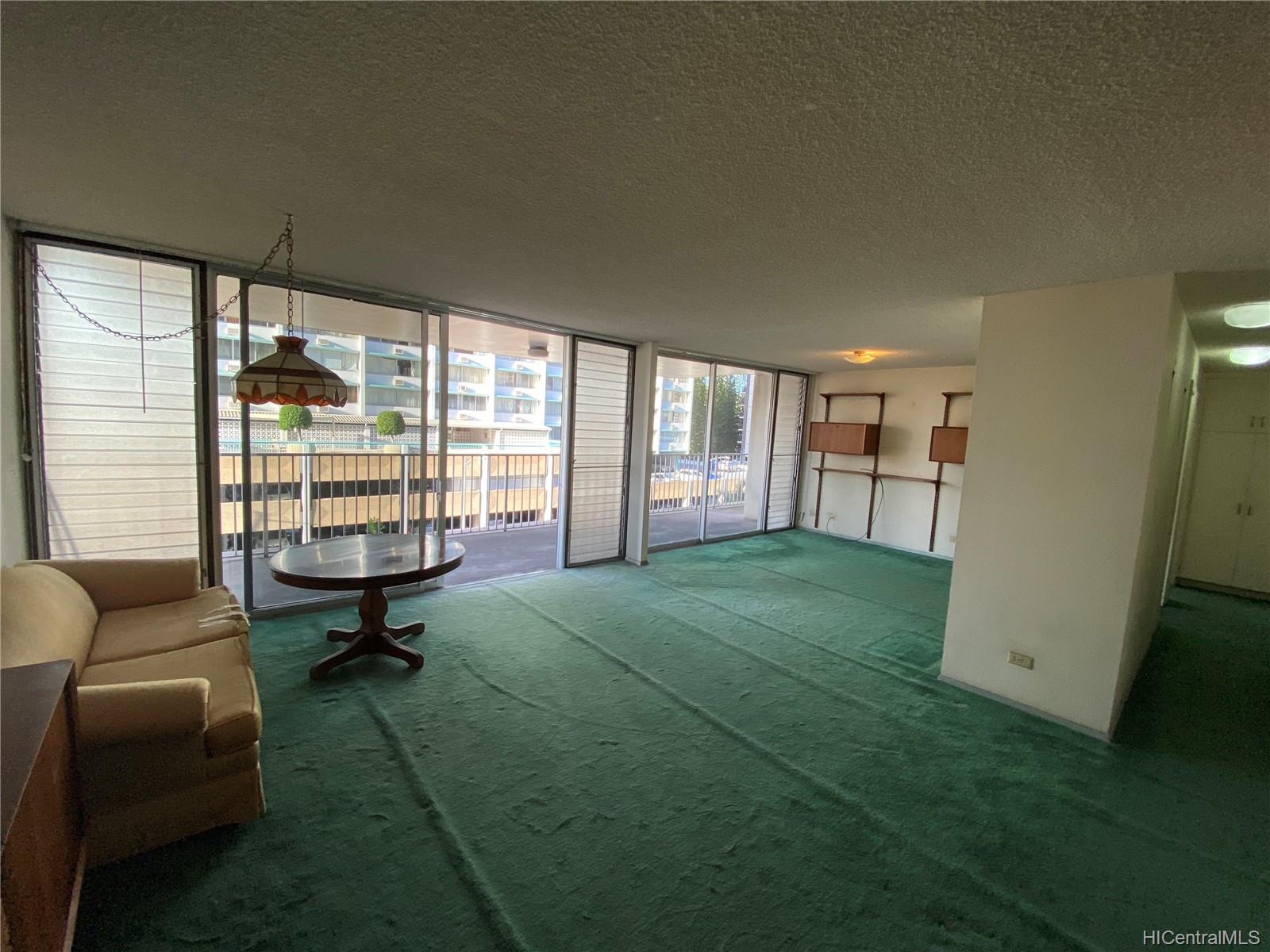 1561 Kanunu Street #405, Honolulu, HI 96814