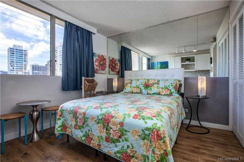 444 Kanekapolei Street #1413, Honolulu, HI 96815