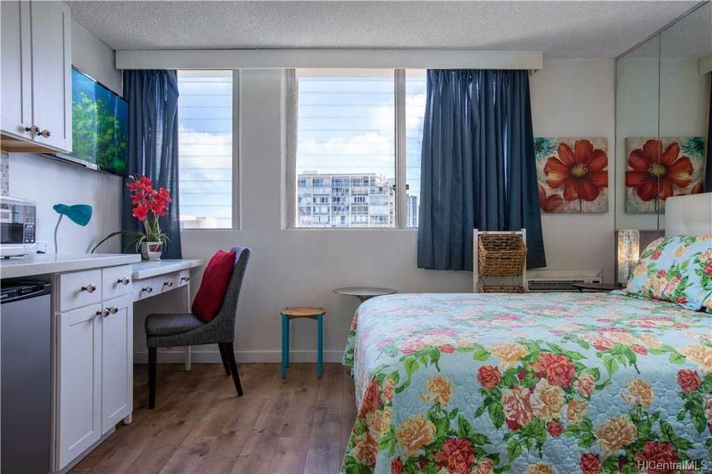 444 Kanekapolei Street #1413, Honolulu, HI 96815