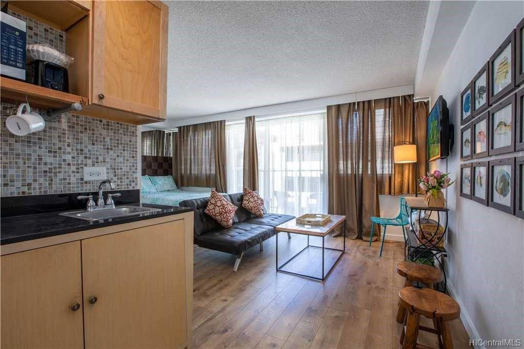 444 Kanekapolei Street #906, Honolulu, HI 96815