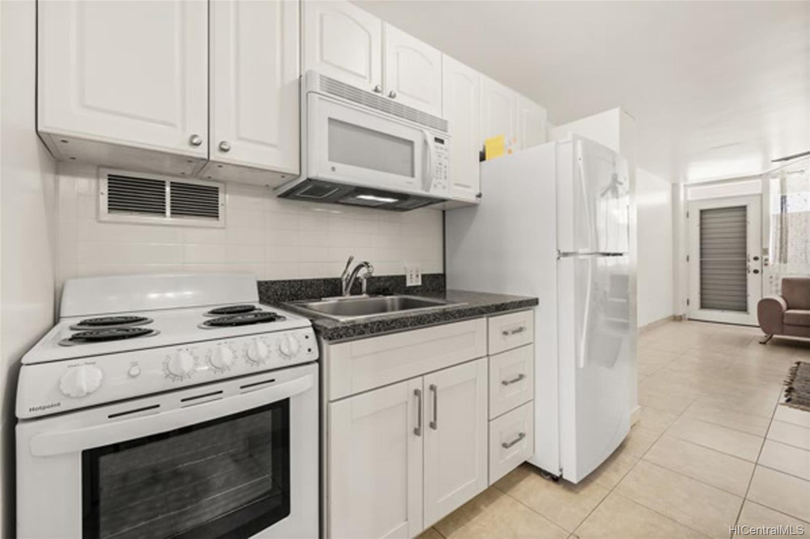 425 Ena Road #1204C, Honolulu, HI 96815
