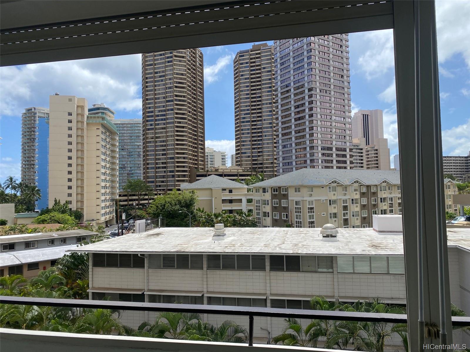 425 Ena Road #B503, Honolulu, HI 96815