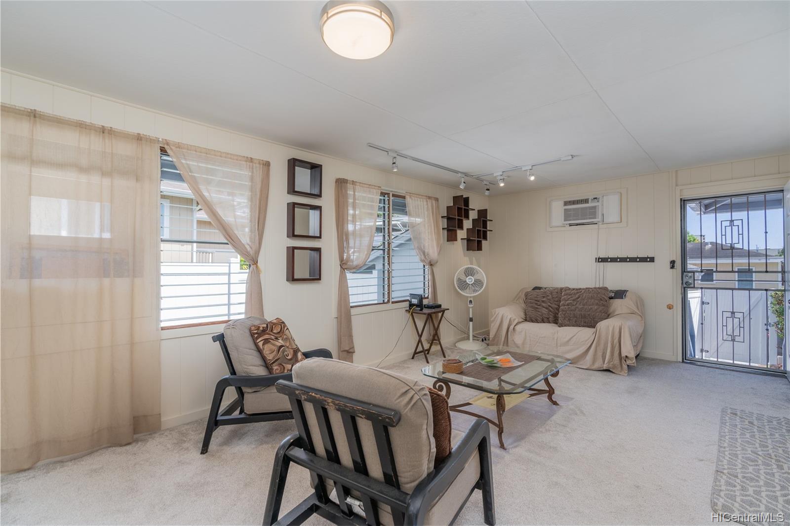 3524 Maluhia Street Honolulu, HI 96816