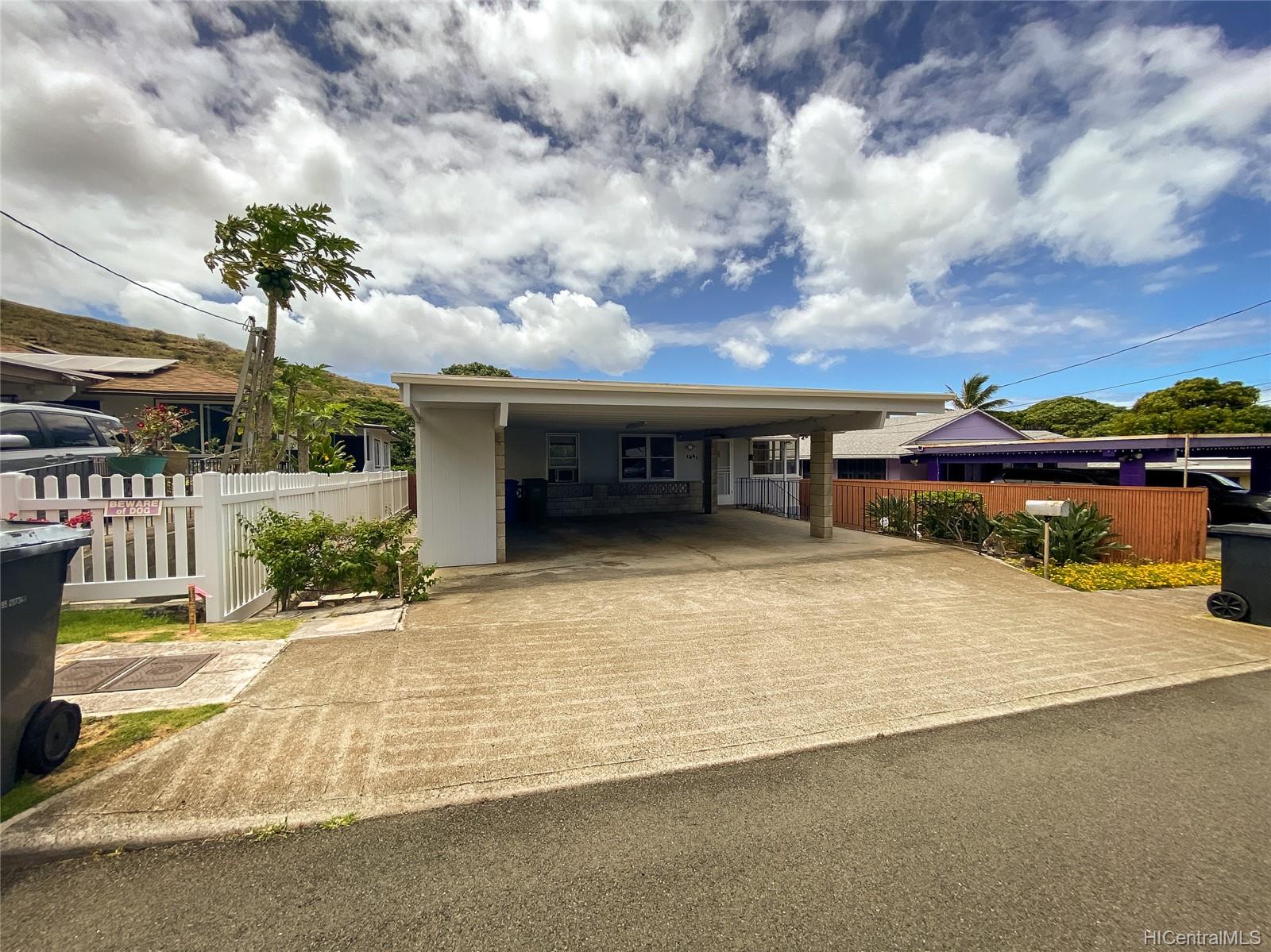 1351 Makaikoa Street Honolulu, HI 96821