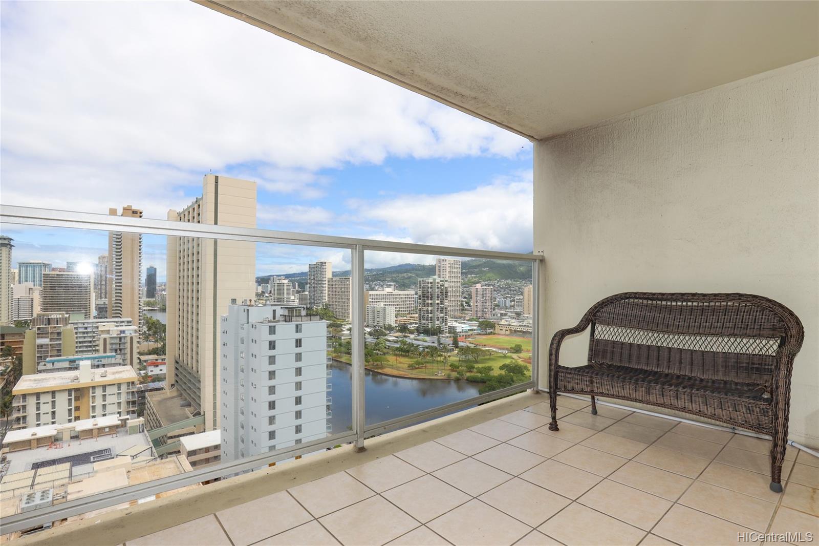 445 Seaside Avenue #2318, Honolulu, HI 96815