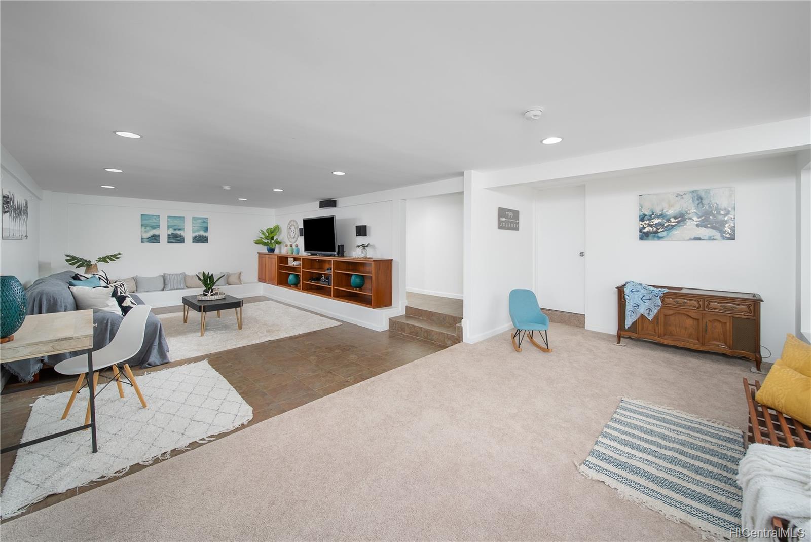 2734 Laniloa Road Honolulu, HI 96813