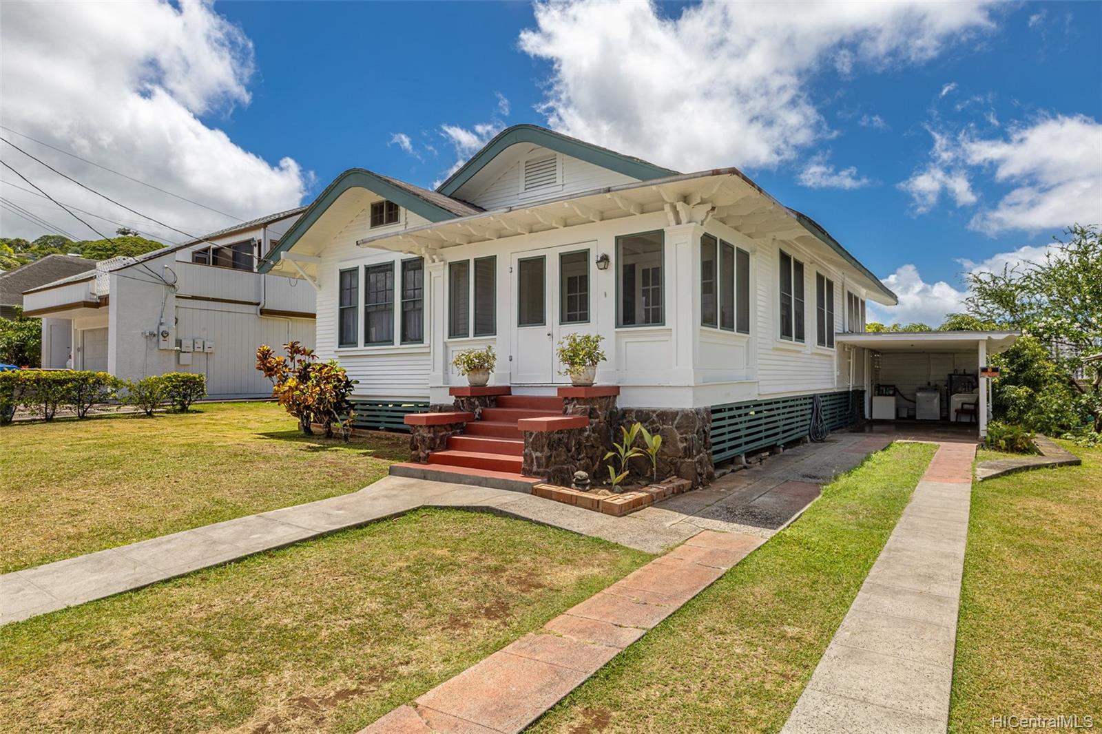 1725 Mott Smith Drive Honolulu, HI 96822