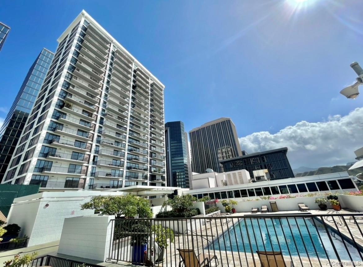 225 Queen Street #14A, Honolulu, HI 96813