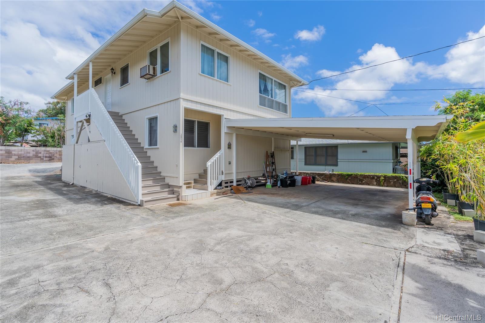 1021A 6th Avenue Honolulu, HI 96816