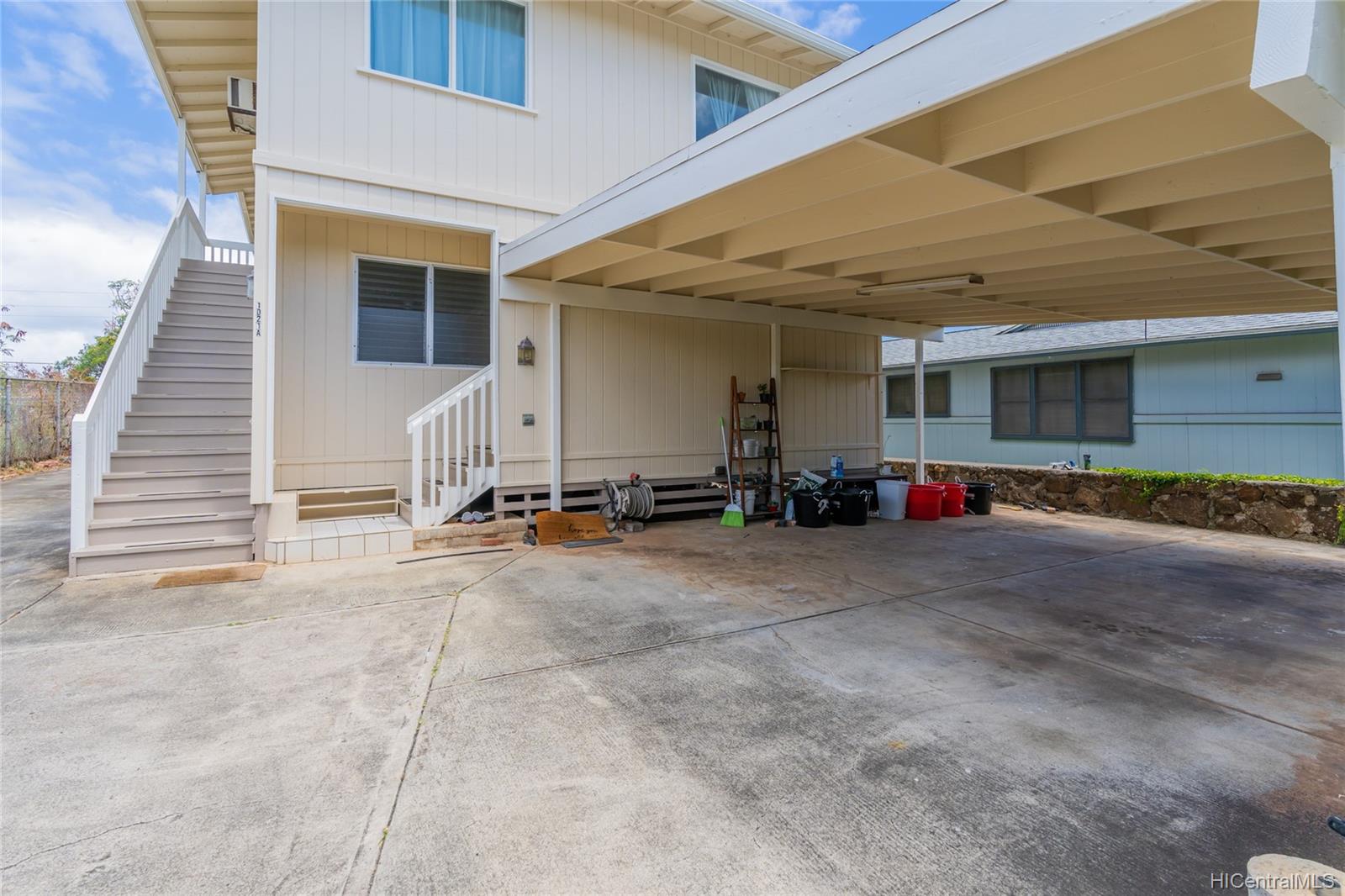 1021A 6th Avenue Honolulu, HI 96816