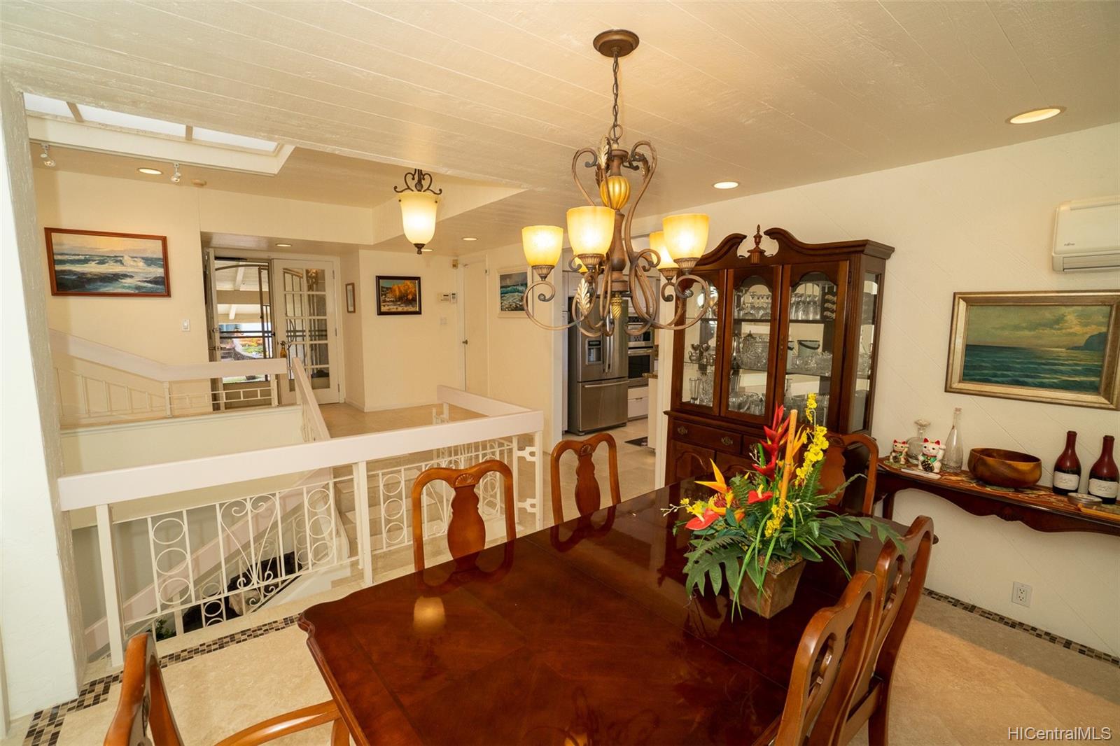 1072 Kaumoku Street Honolulu, HI 96825