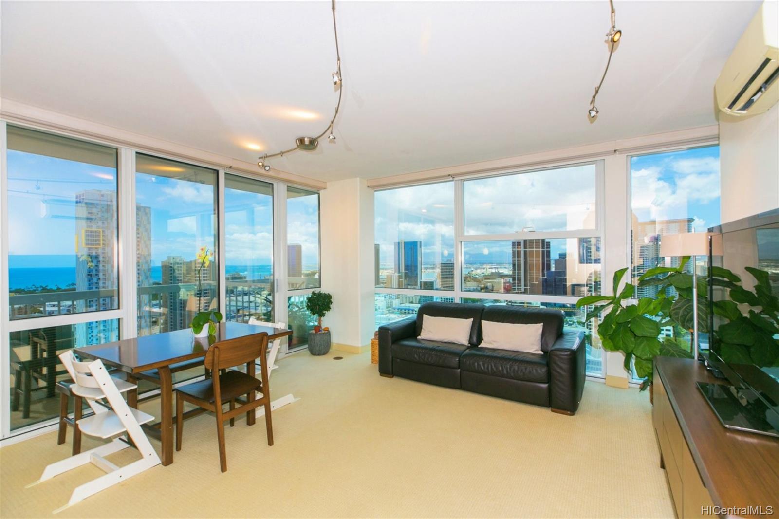 909 Kapiolani Boulevard #2904, Honolulu, HI 96814