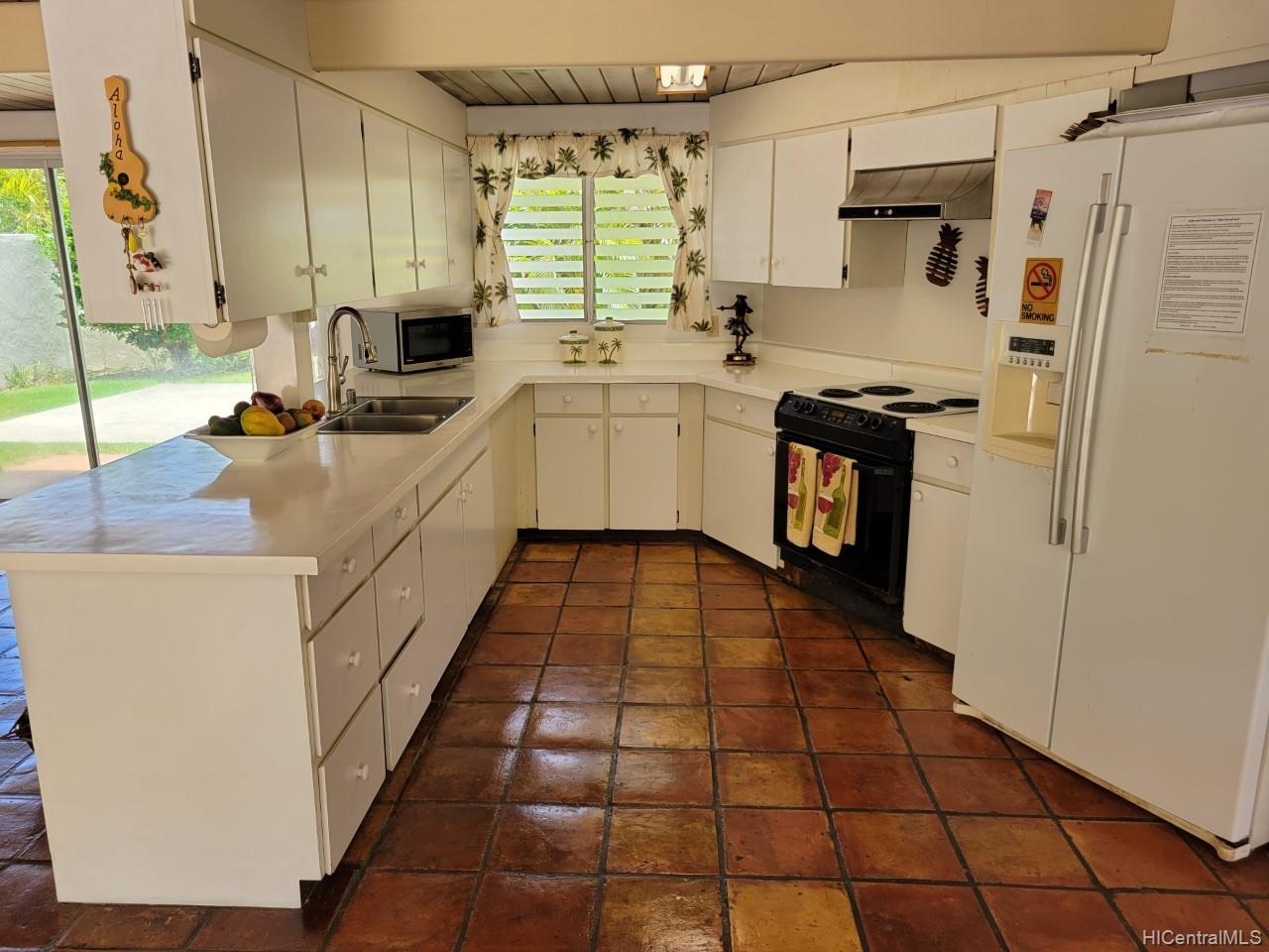 42 Hanapepe Loop Honolulu, HI 96825