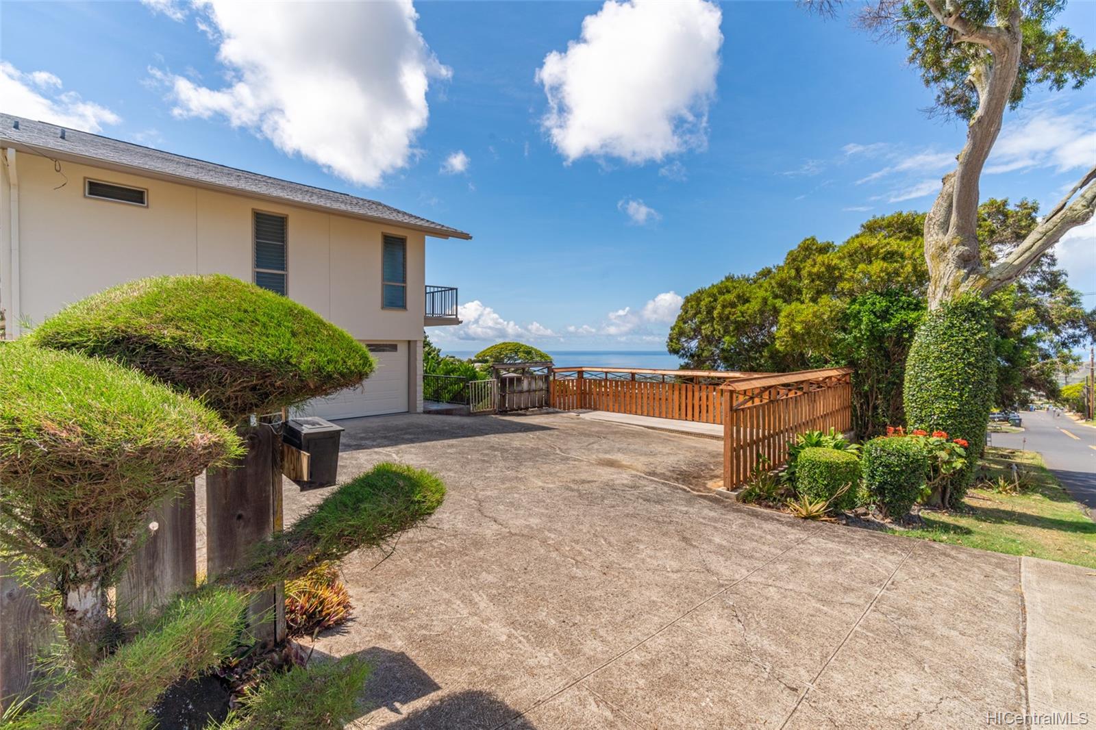 4525 Sierra Drive Honolulu, HI 96816