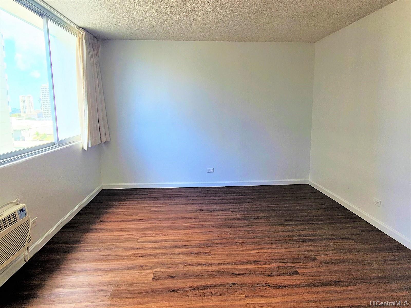 1560 Kanunu Street #1215, Honolulu, HI 96814