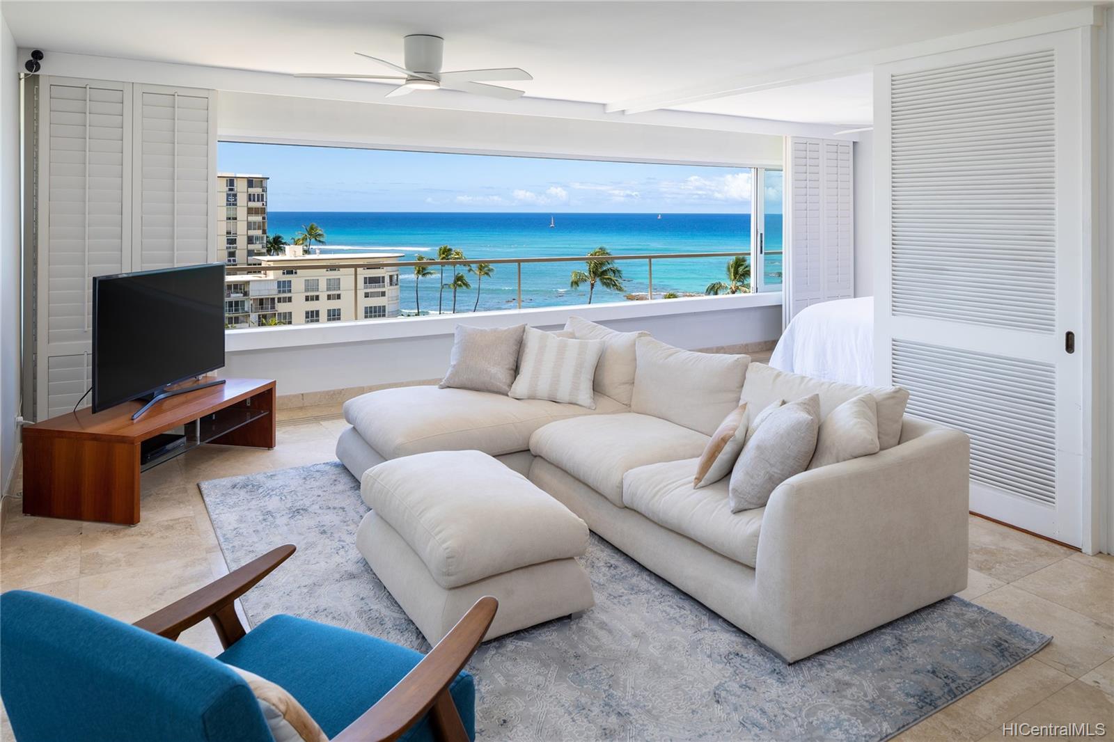 2895 Kalakaua Avenue #909, Honolulu, HI 96815