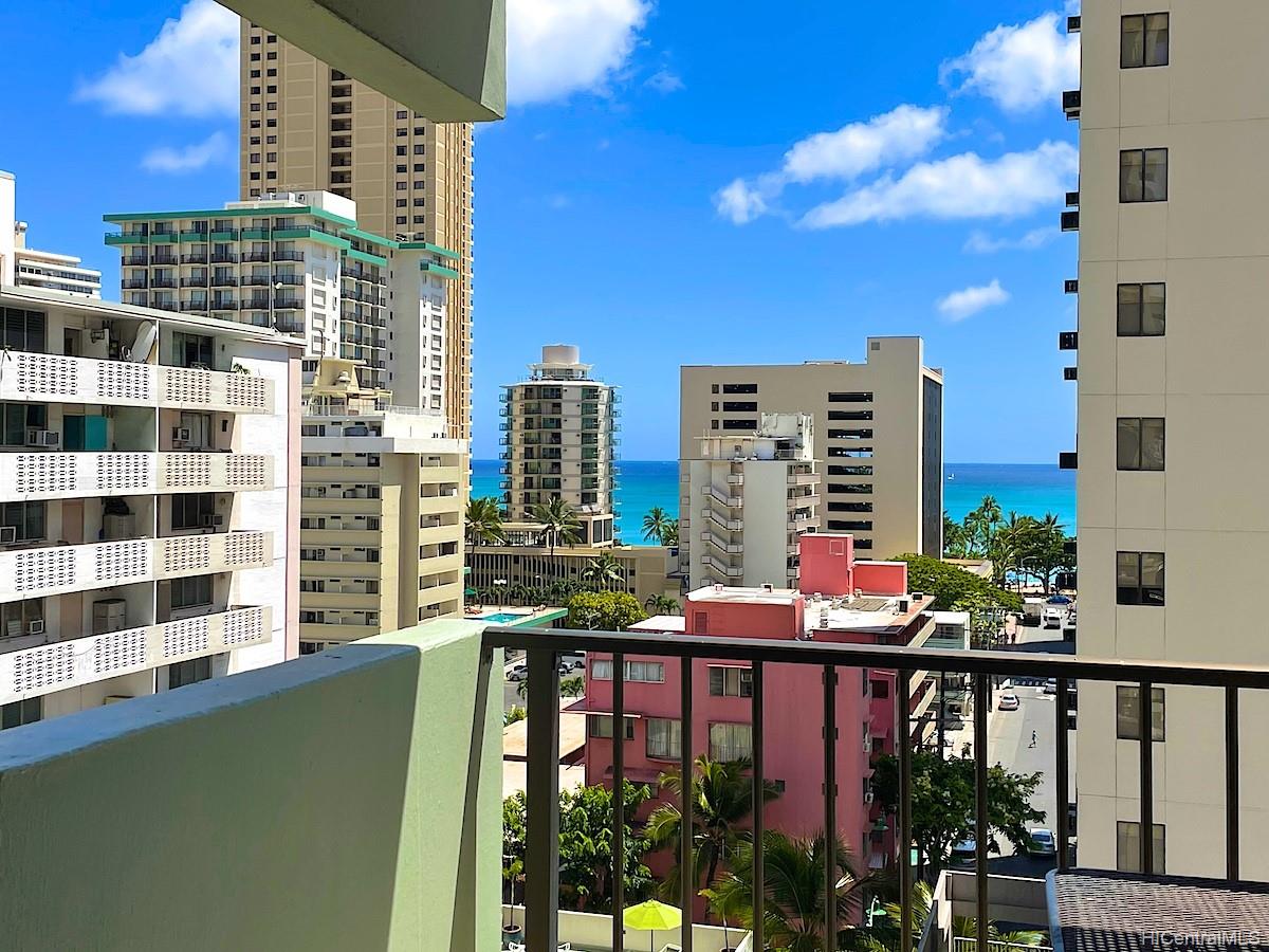 2440 Kuhio Avenue #912, Honolulu, HI 96815