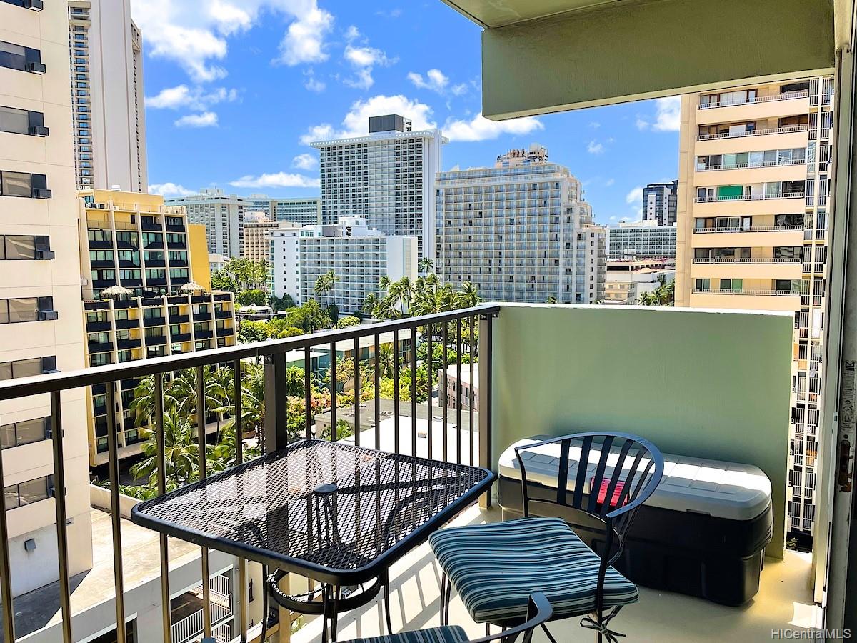 2440 Kuhio Avenue #912, Honolulu, HI 96815