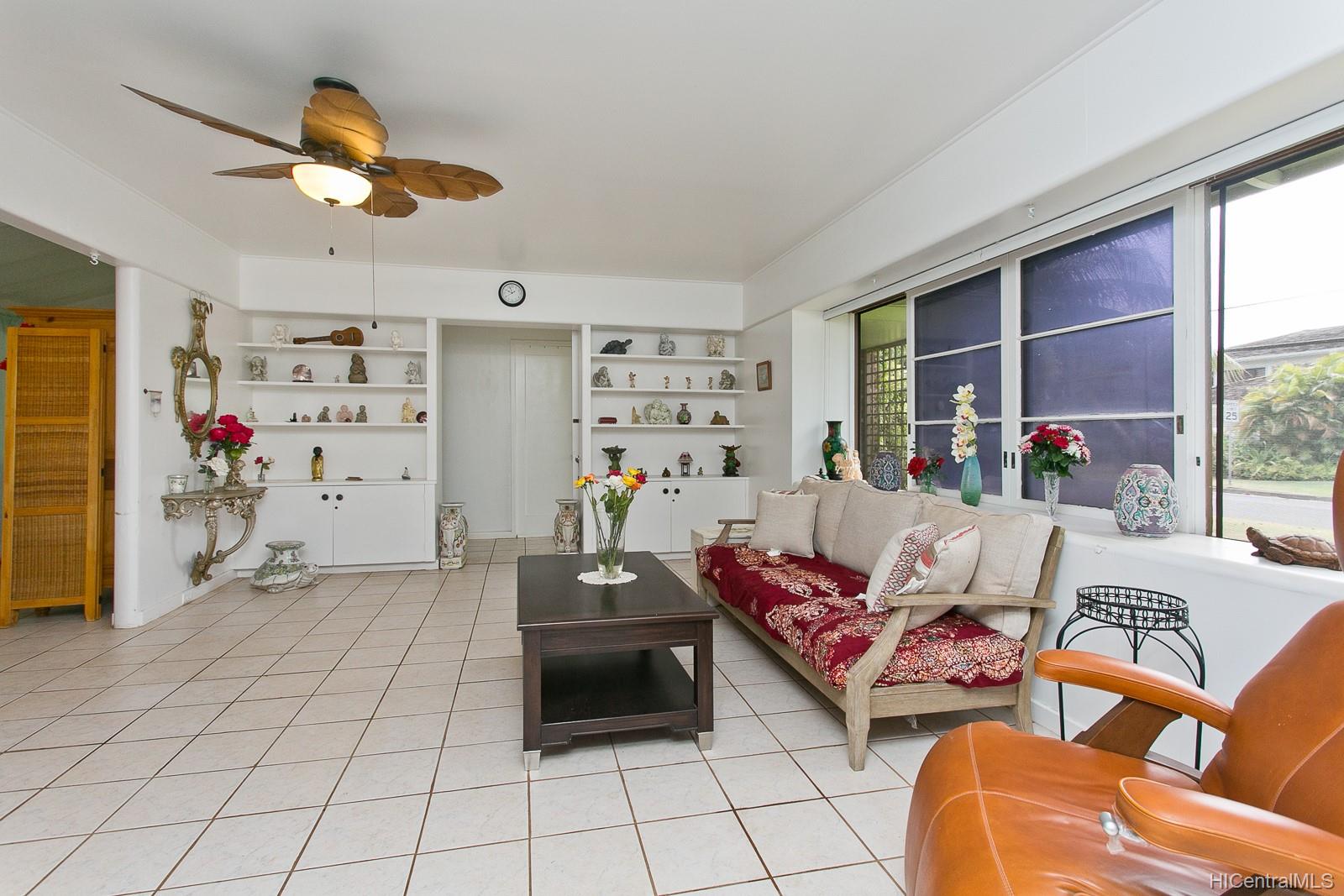 4804 Aukai Avenue Honolulu, HI 96816