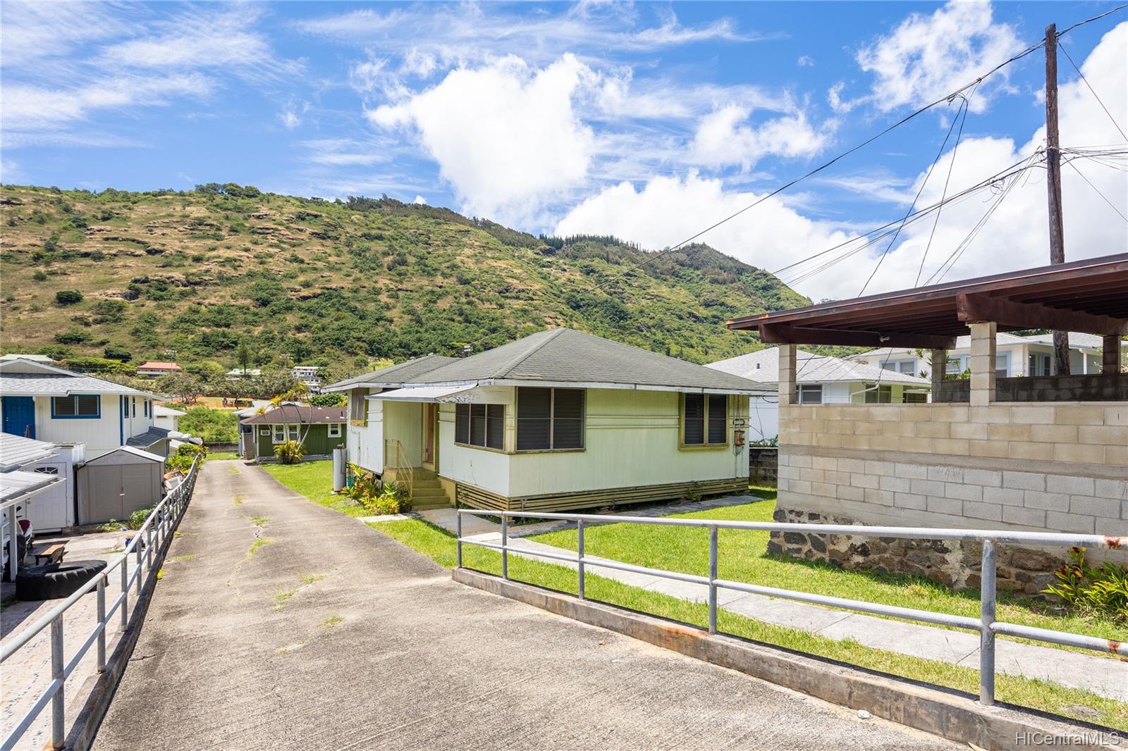 2050 9th Avenue Honolulu, HI 96816