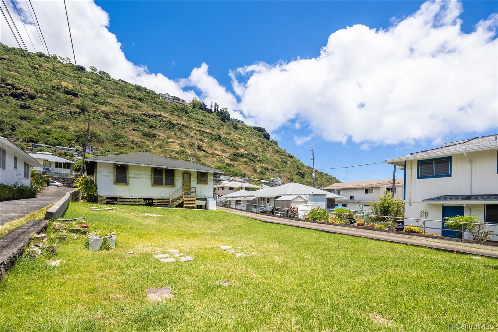 2050 9th Avenue Honolulu, HI 96816