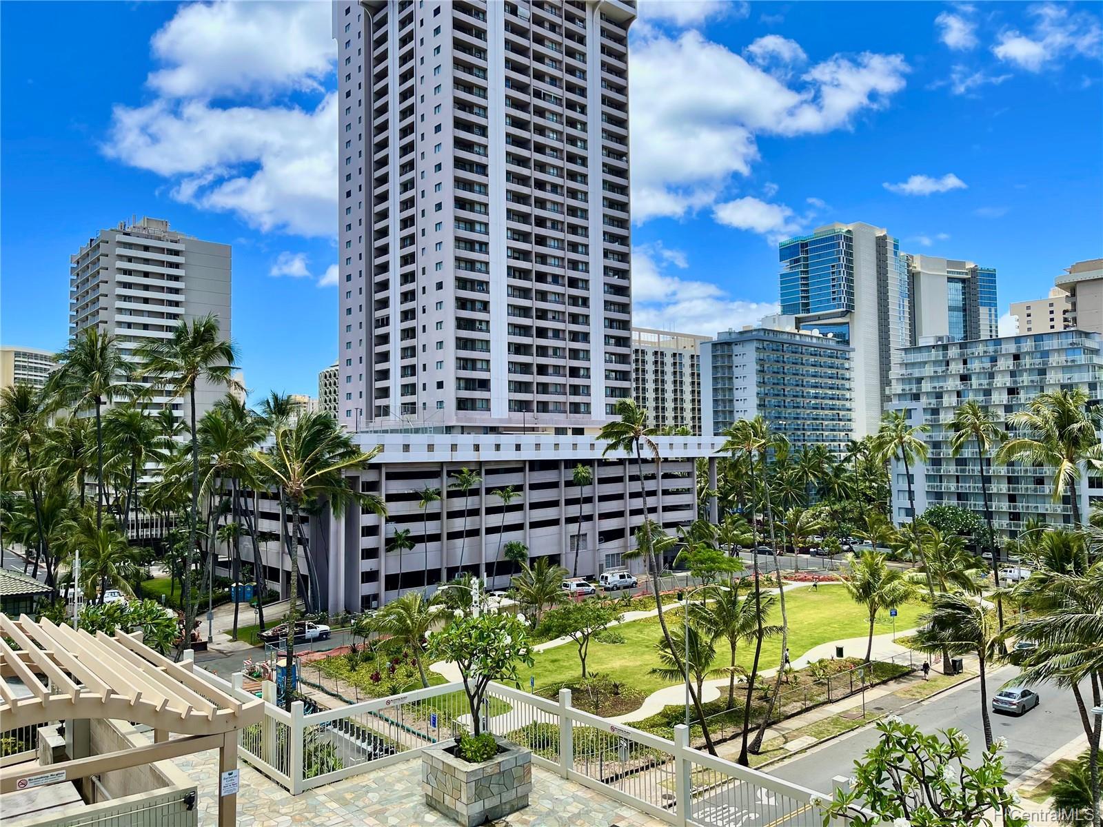 445 Seaside Avenue #720, Honolulu, HI 96815