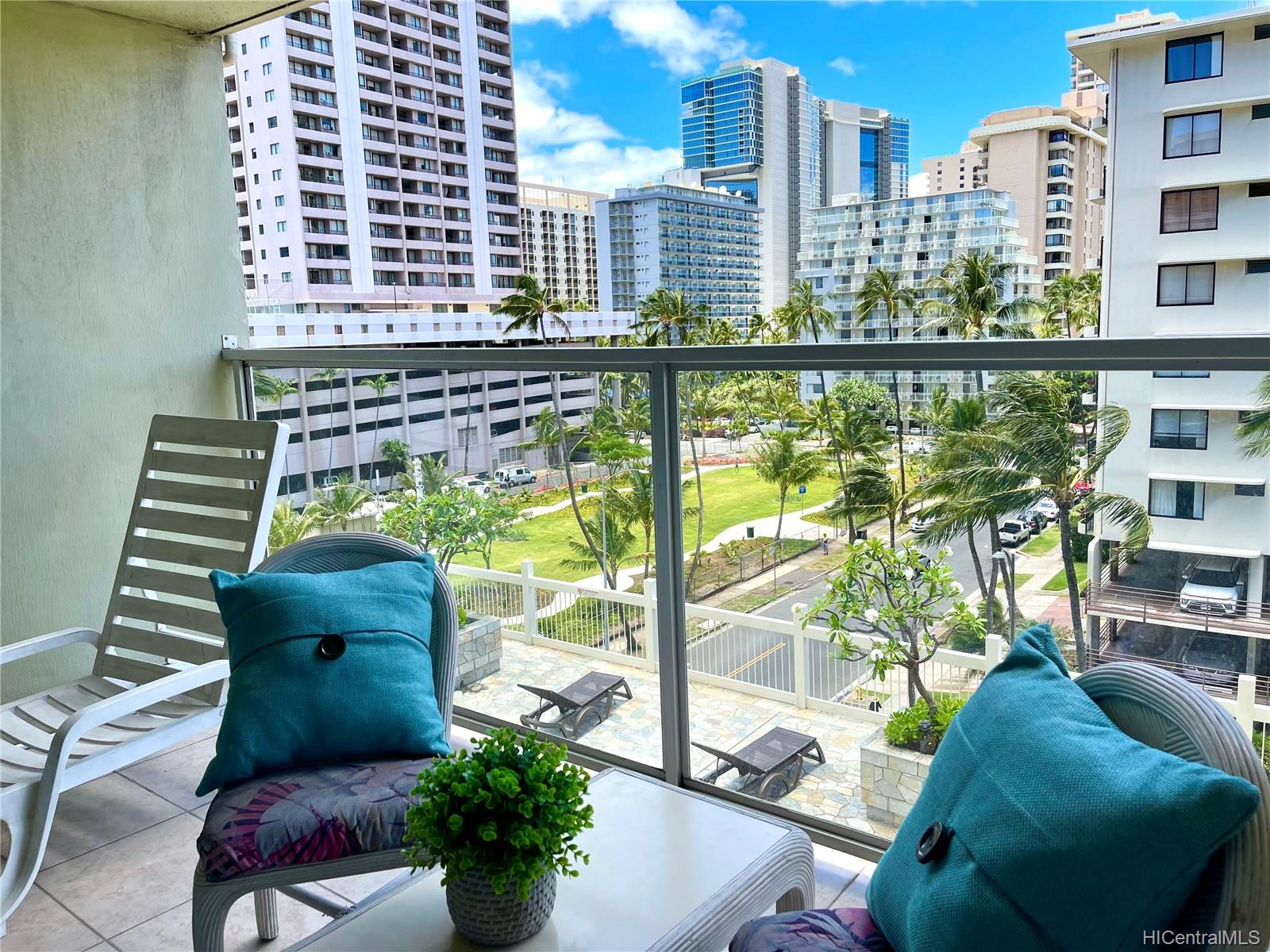 445 Seaside Avenue #720, Honolulu, HI 96815