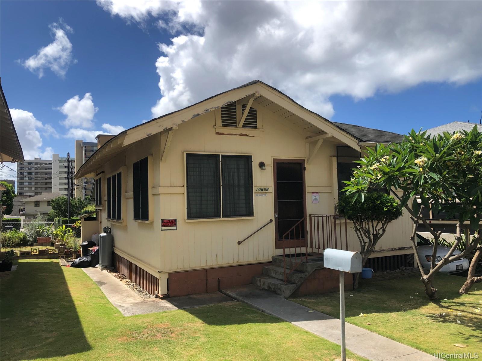 1068-B Kinau Street Honolulu, HI 96814